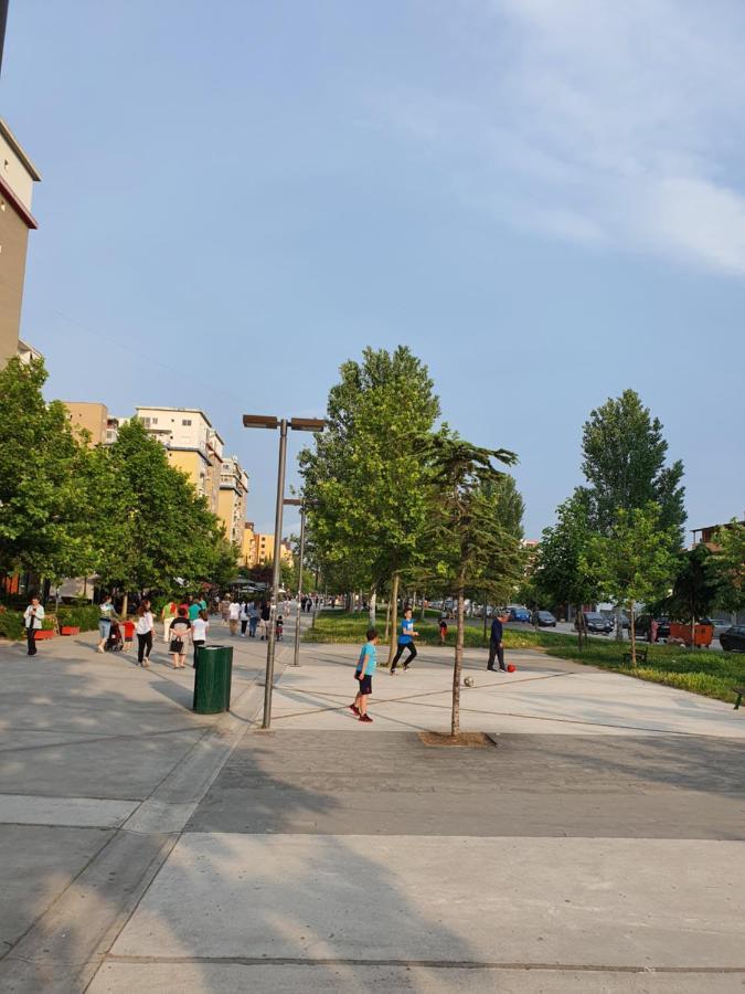 Cozy 1 Bedroom Apartment Near Parks, Cafes & Restaurants Tirana Eksteriør billede